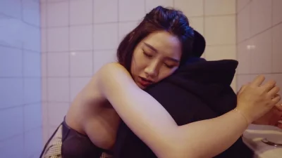 老公出差淫荡人妻大解禁 长期得不到老公的满足 这次偷情彻底放开了自我